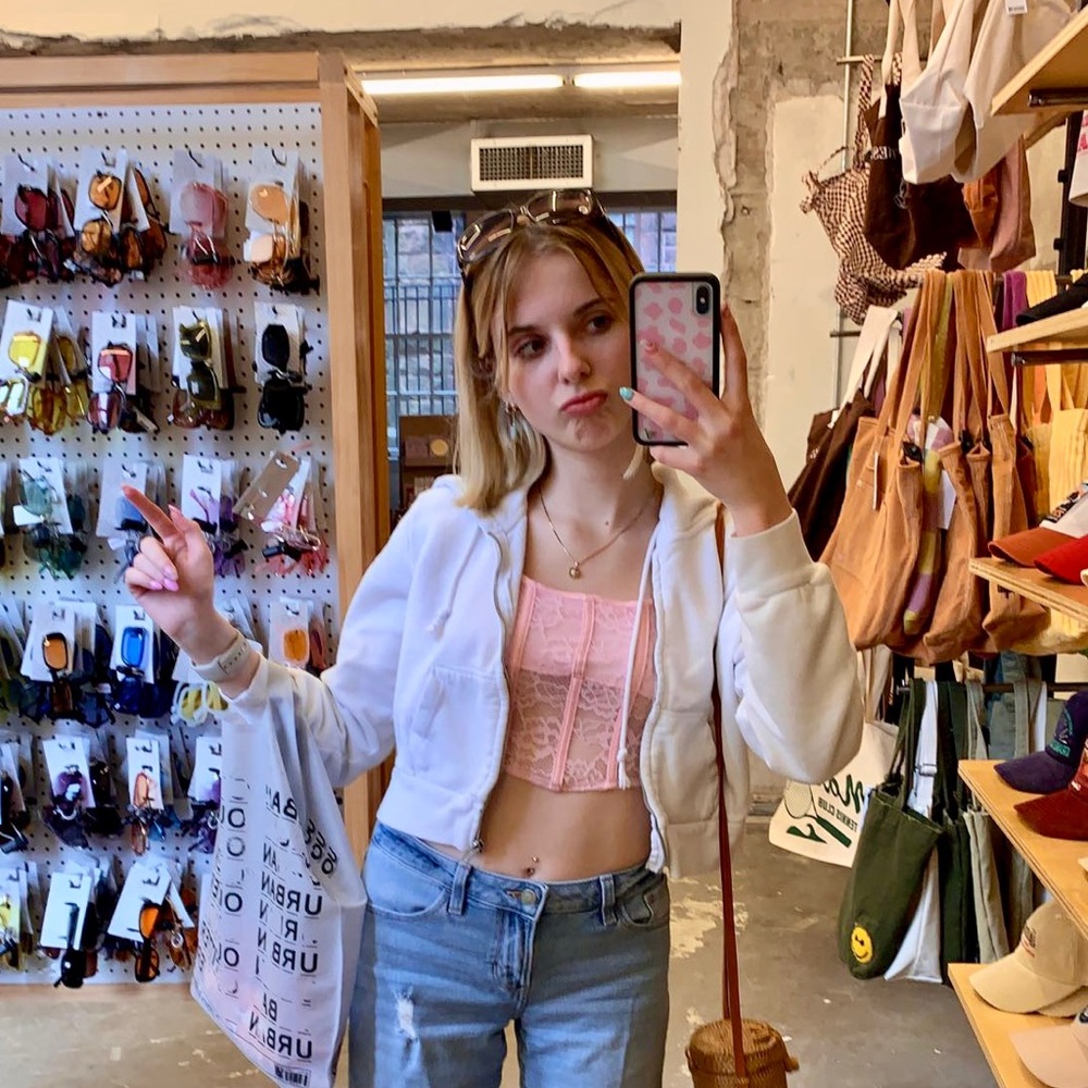 Meet your Posher, Zoe